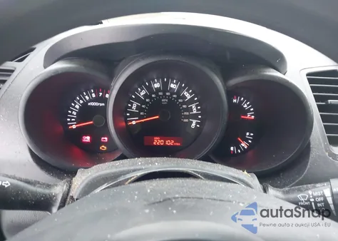 2011 Kia Soul z USA, uszkodzony, nr VIN KNDJT2A16B7260802